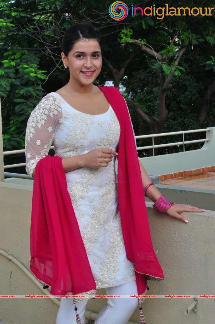 Mannara Chopra Actress hd photo