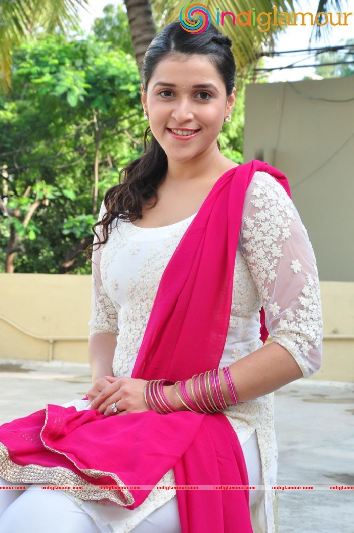 Mannara Chopra Actress hd photo