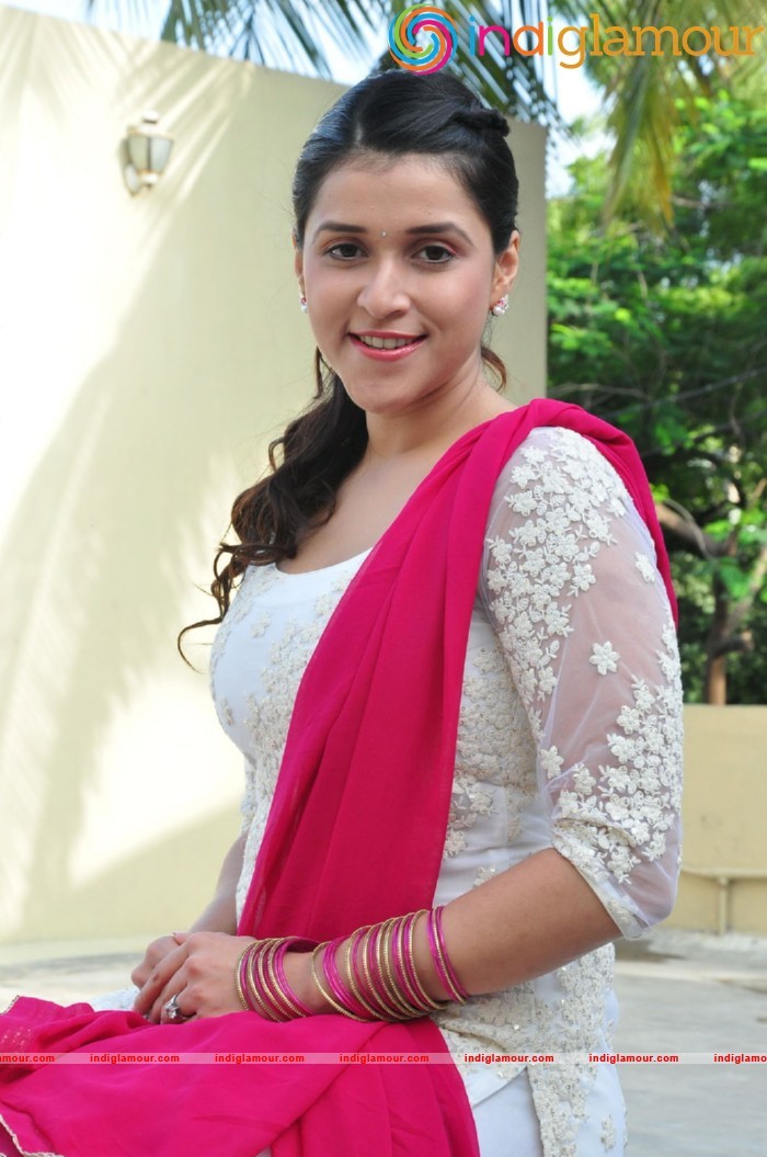 Mannara Chopra Actress hd photo