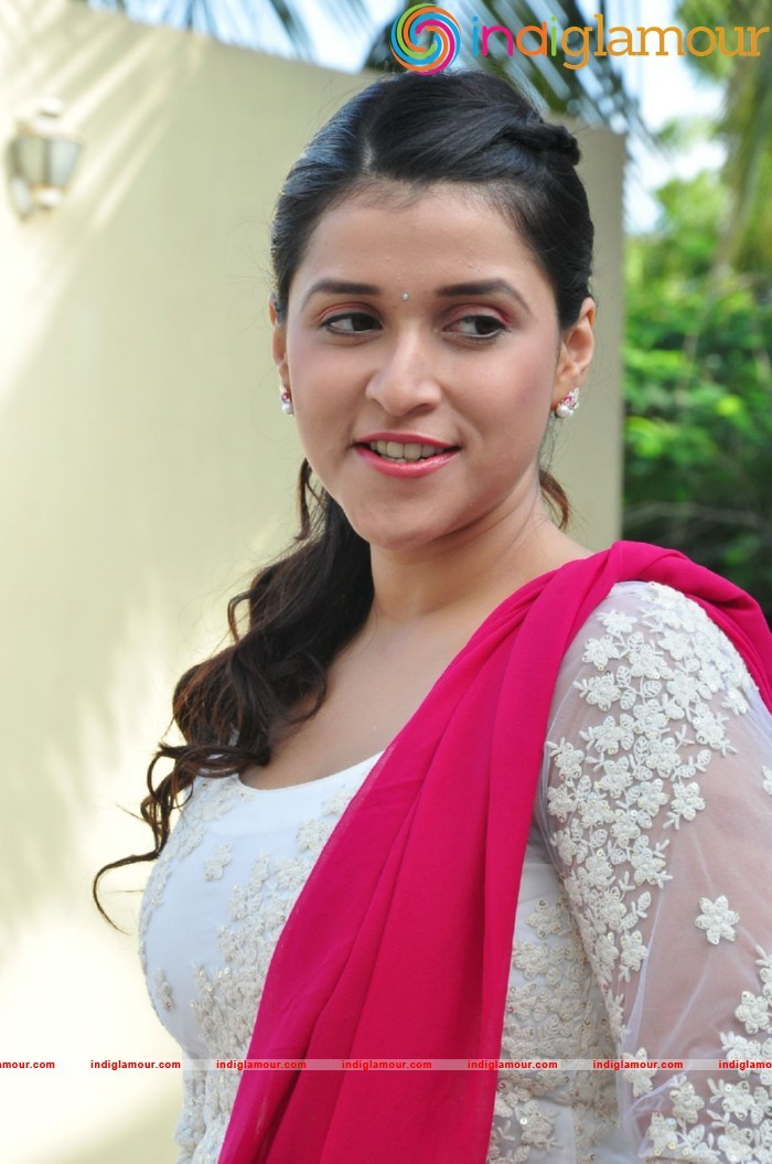 Mannara Chopra Actress hd photo