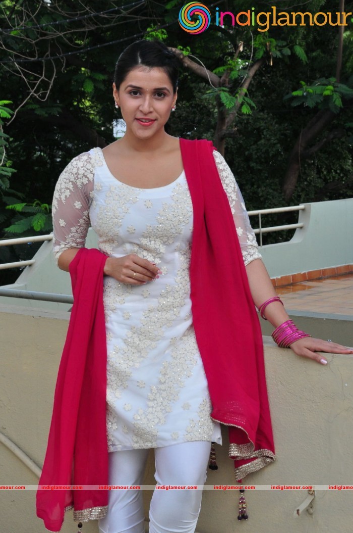 Mannara Chopra Actress hd photo