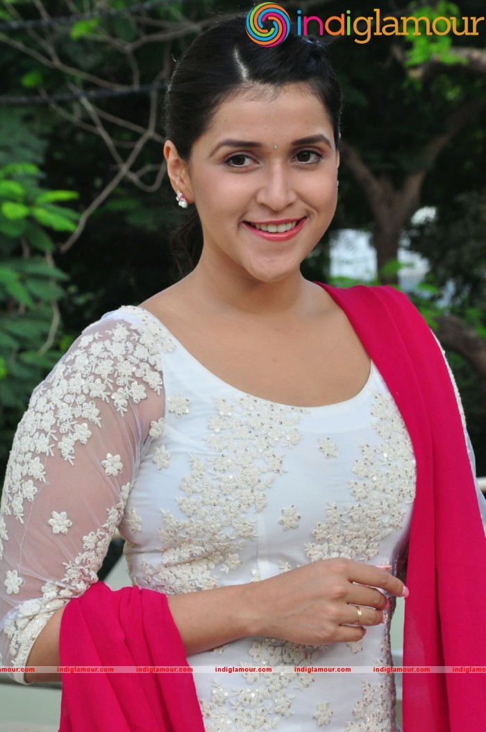 Mannara Chopra Actress hd photo