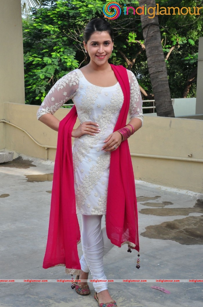 Mannara Chopra Actress hd photo
