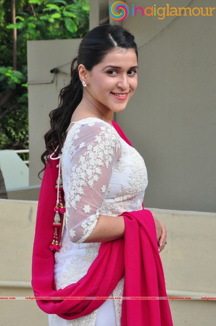 Mannara Chopra Actress hd photo