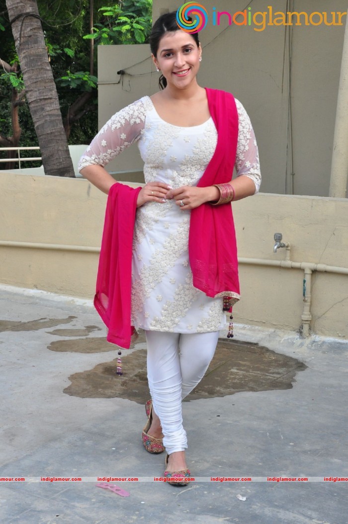 Mannara Chopra Actress hd photo