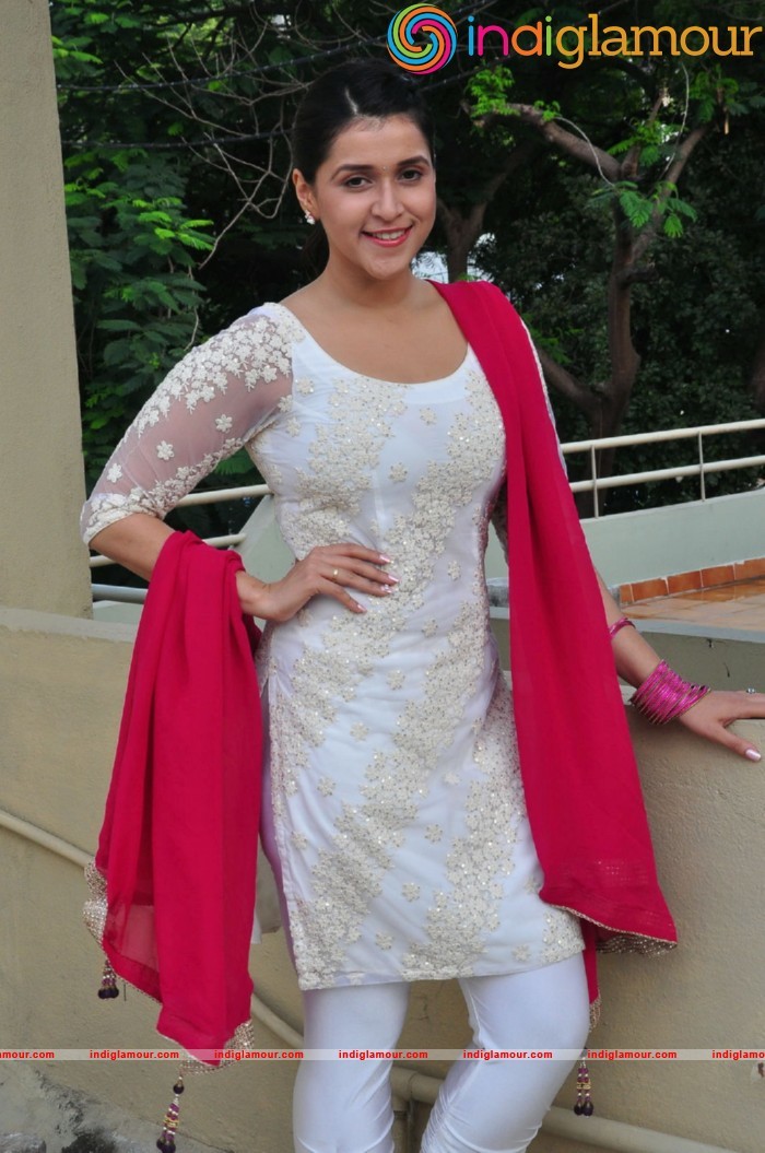 Mannara Chopra Actress hd photo