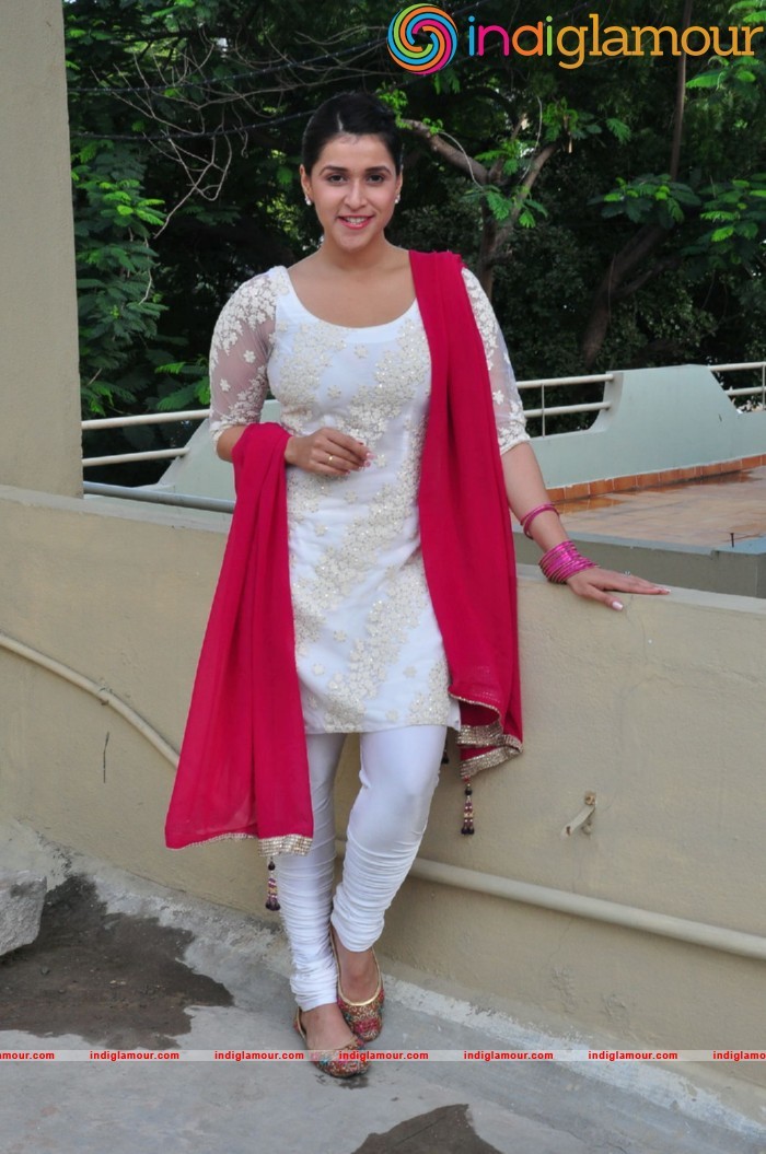Mannara Chopra Actress hd photo