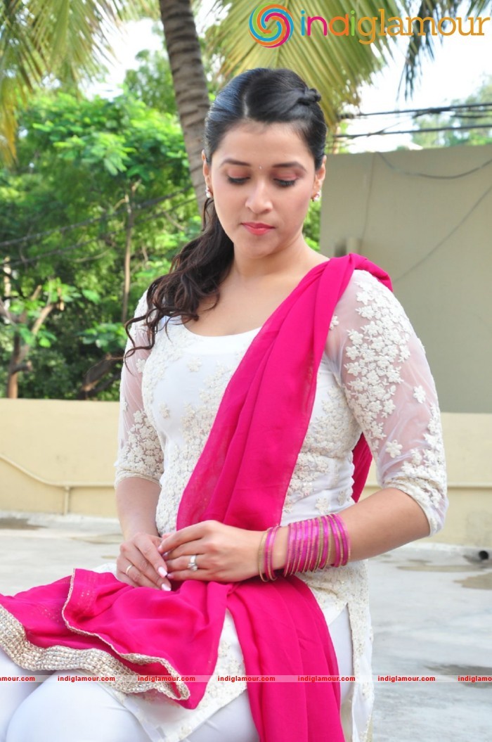 Mannara Chopra Actress hd photo