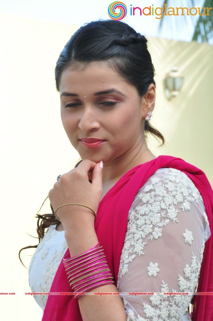 Mannara Chopra Actress hd photo