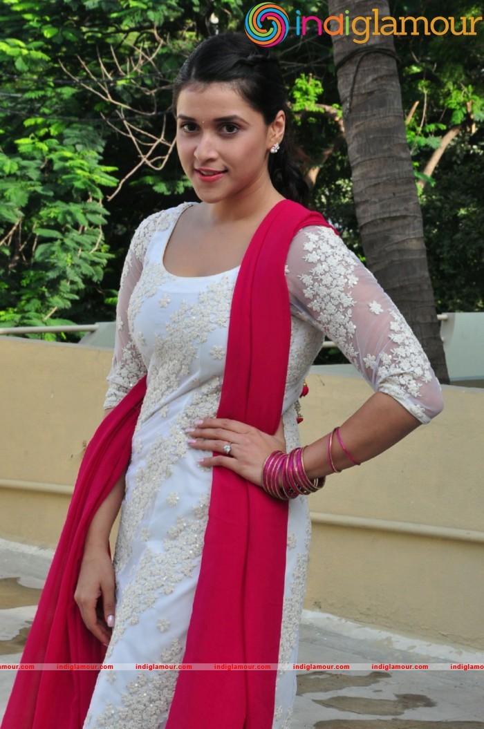 Mannara Chopra Actress hd photo