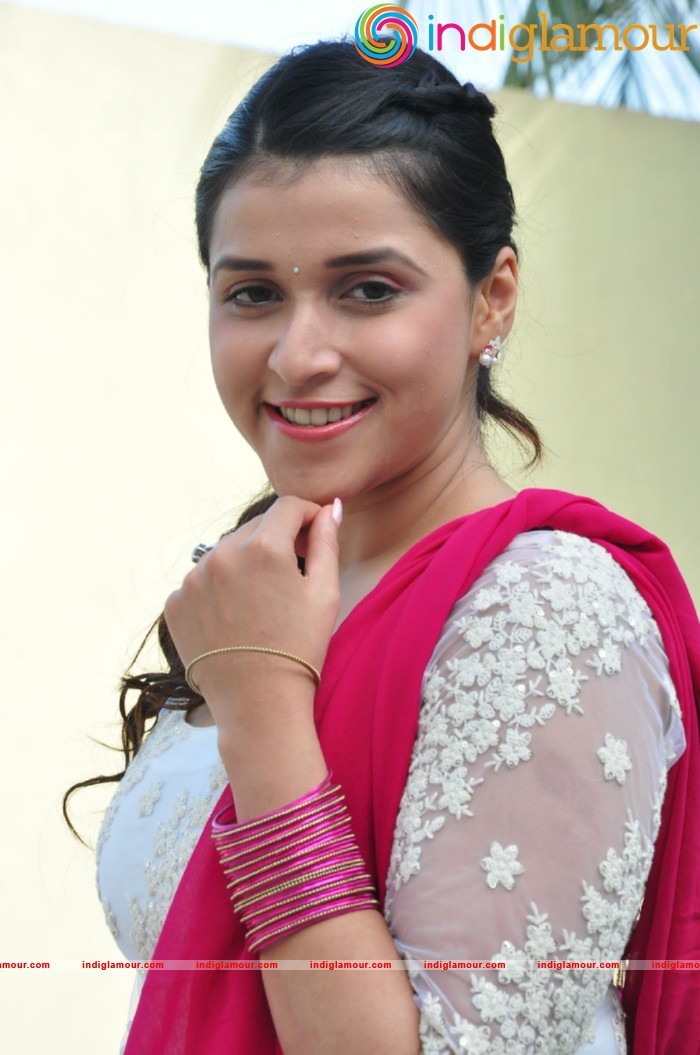 Mannara Chopra Actress hd photo