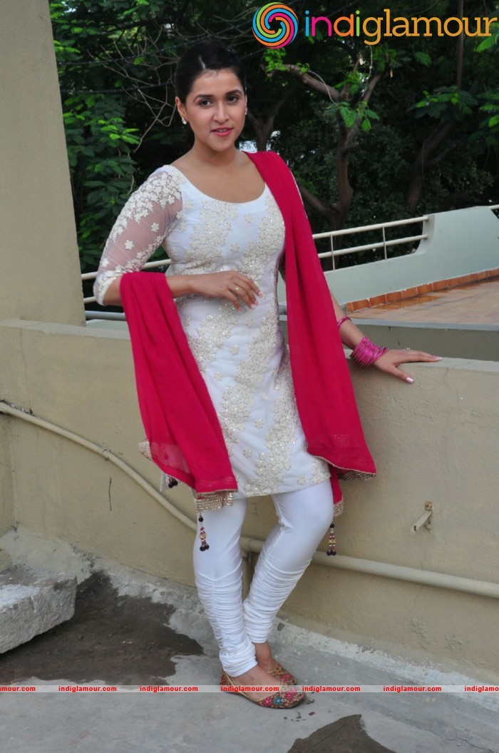 Mannara Chopra Actress hd photo