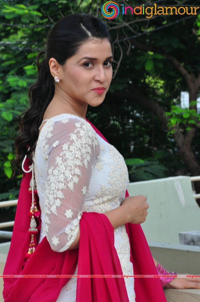 Mannara Chopra Actress hd photo