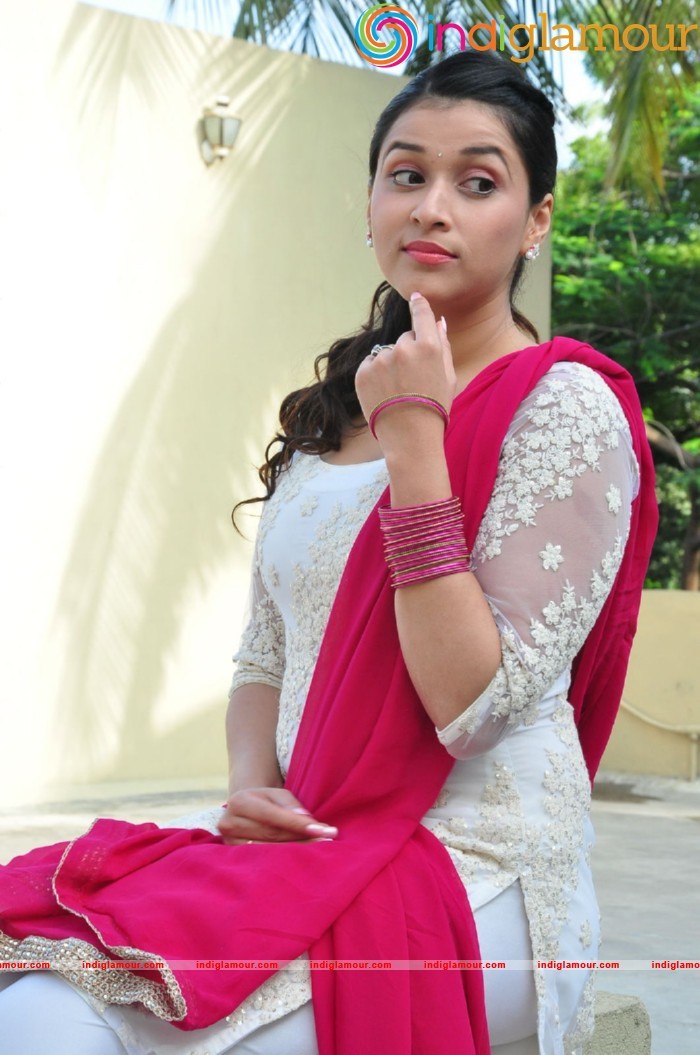Mannara Chopra Actress hd photo