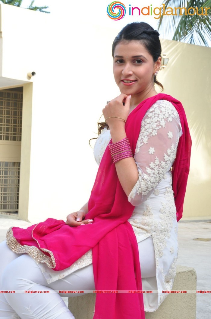 Mannara Chopra Actress hd photo