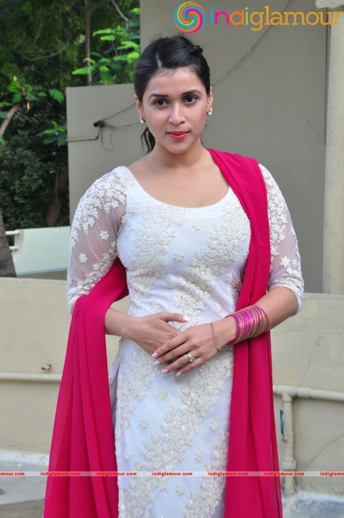 Mannara Chopra Actress hd photo