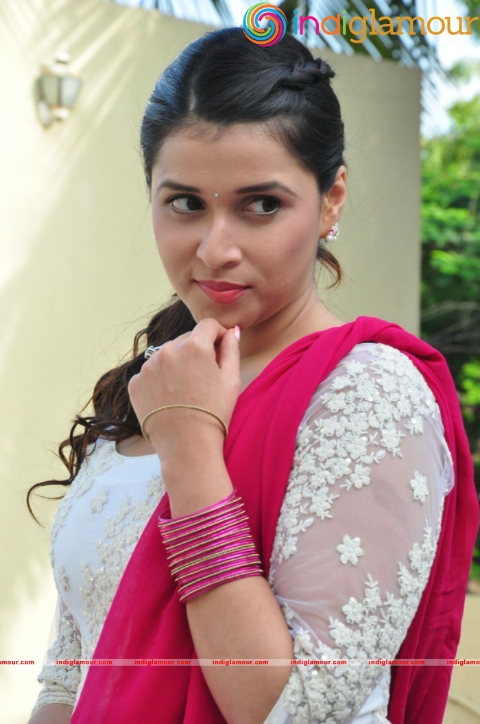 Mannara Chopra Actress hd photo
