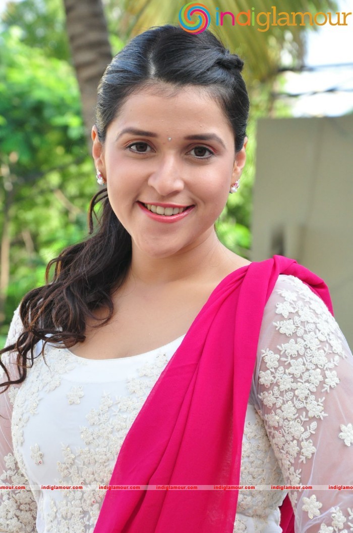 Mannara Chopra Actress hd photo
