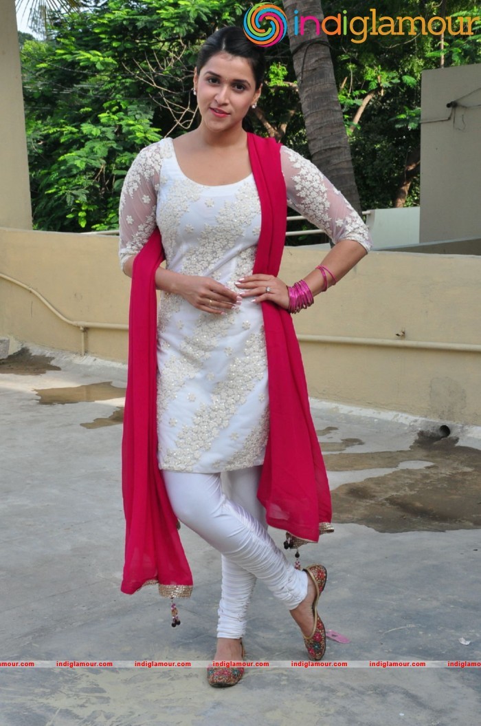 Mannara Chopra Actress hd photo