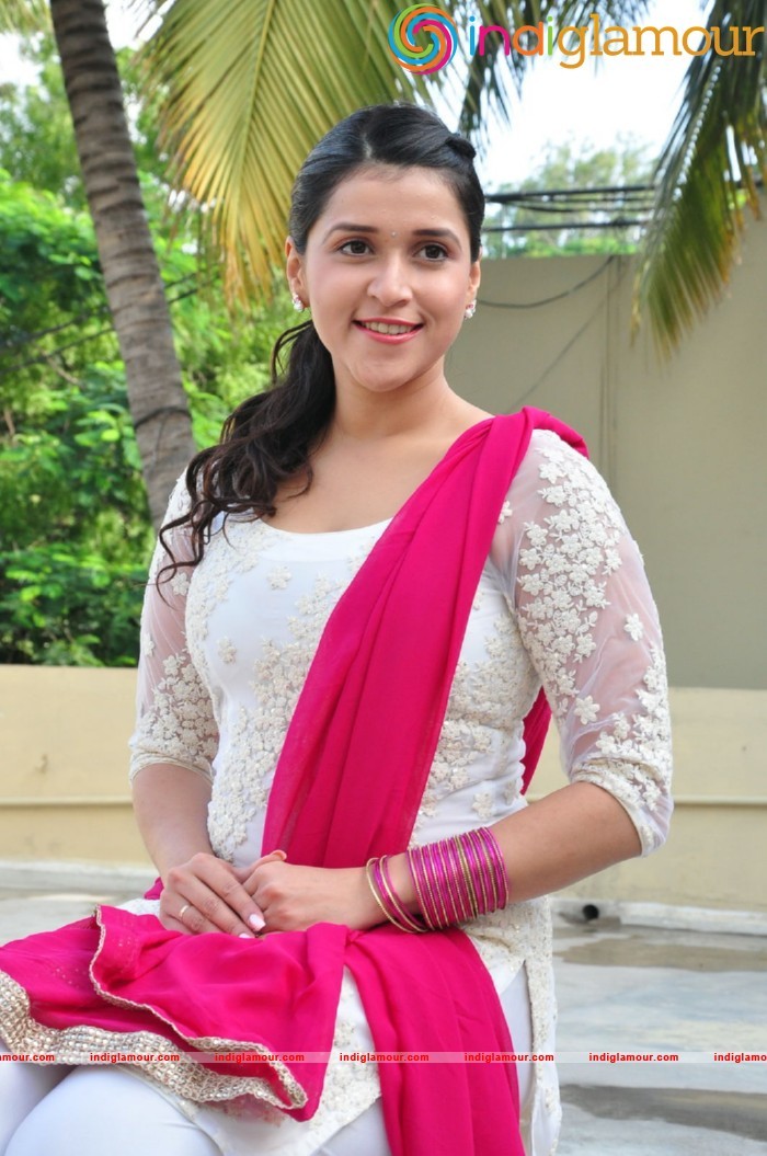 Mannara Chopra Actress hd photo