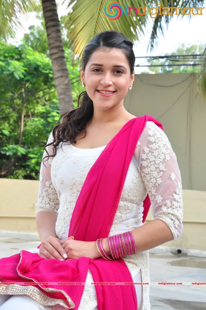 Mannara Chopra Actress hd photo