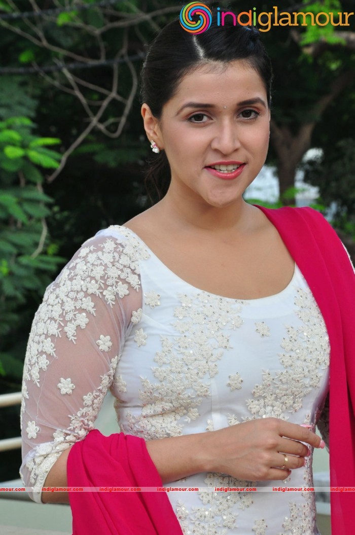 Mannara Chopra Actress hd photo