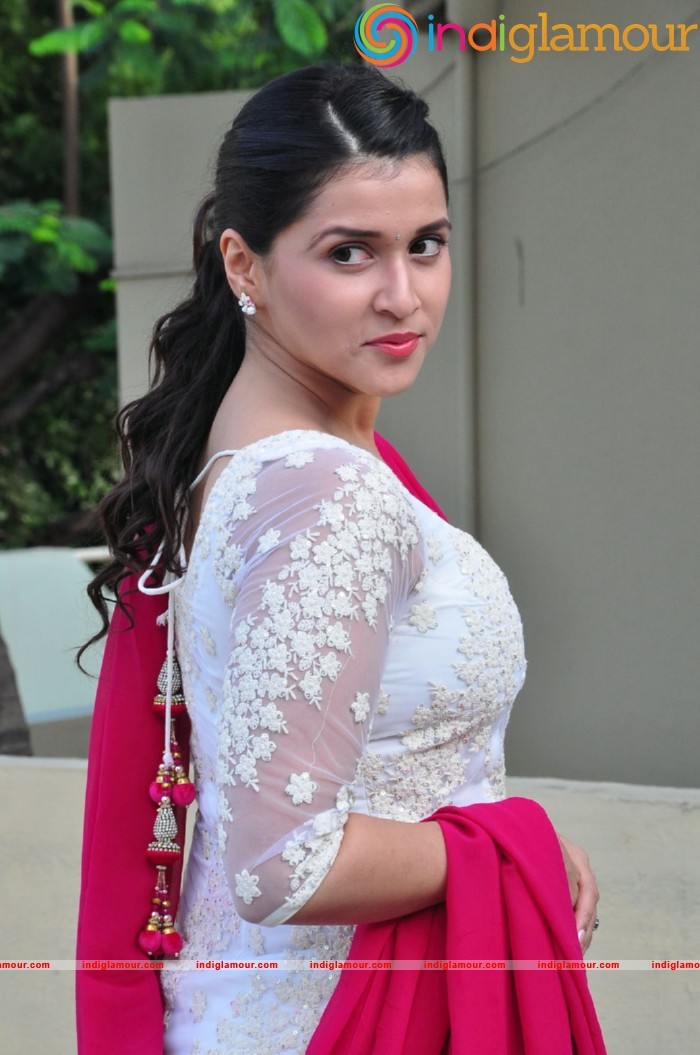 Mannara Chopra Actress hd photo