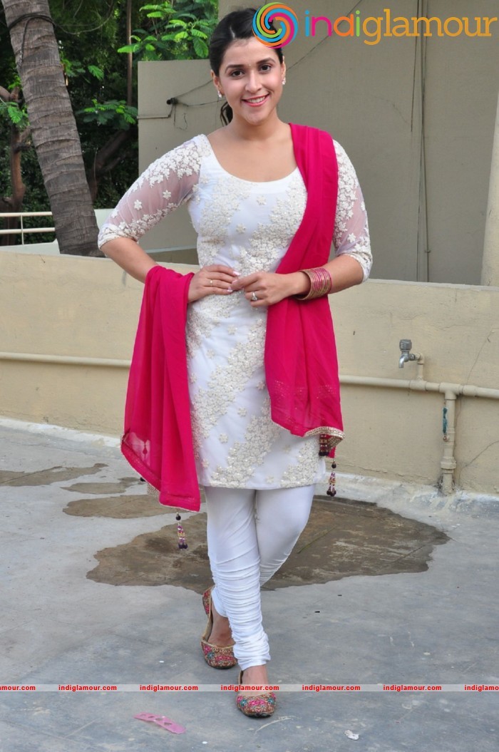 Mannara Chopra Actress hd photo