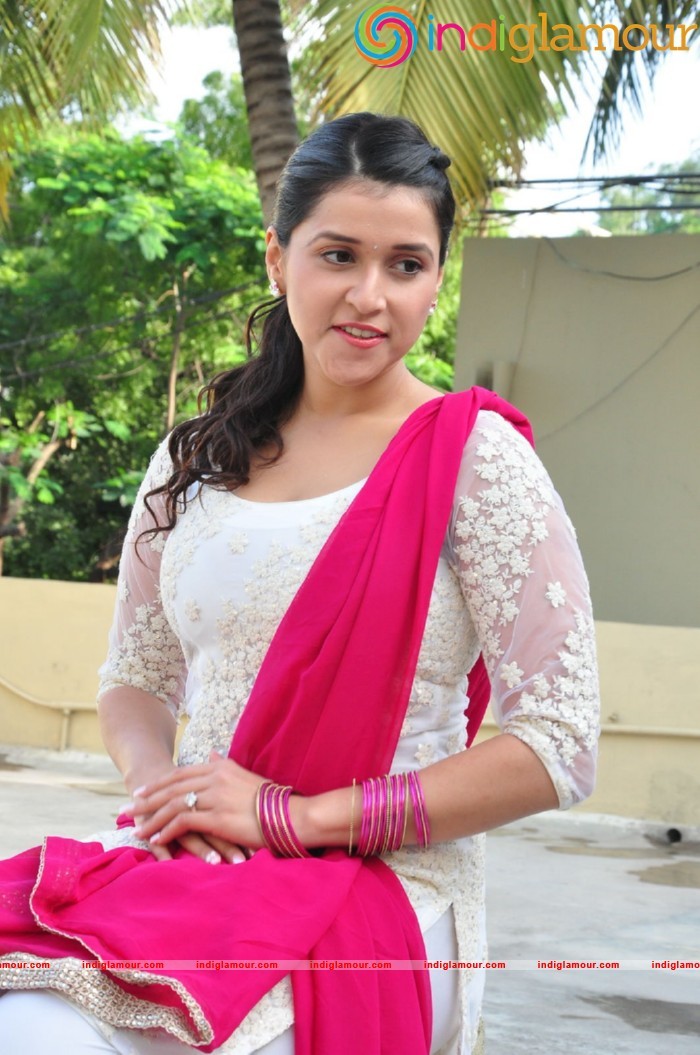 Mannara Chopra Actress hd photo