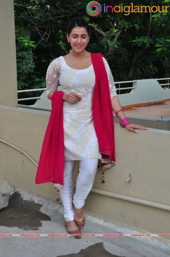 Mannara Chopra Actress hd photo