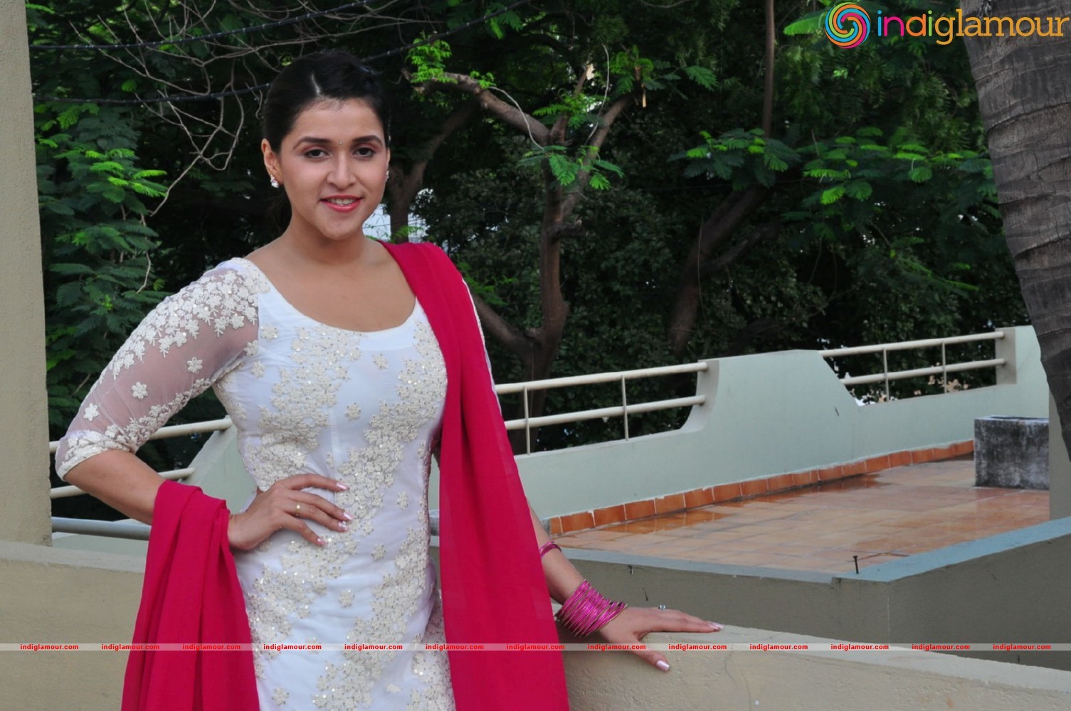 Mannara Chopra Actress hd photo