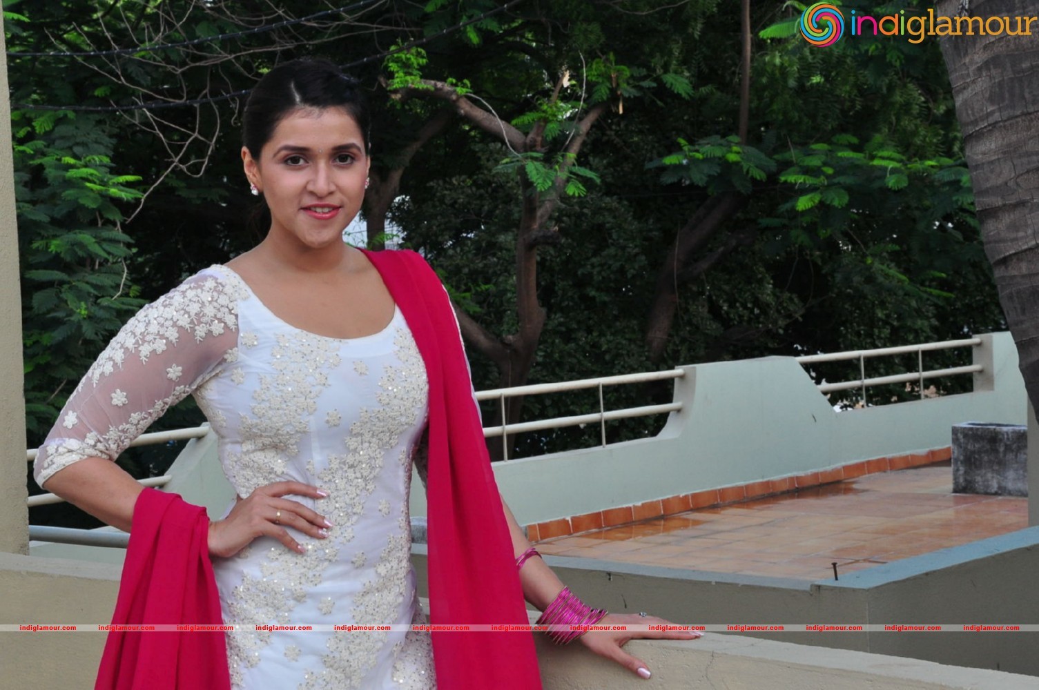 Mannara Chopra Actress hd photo
