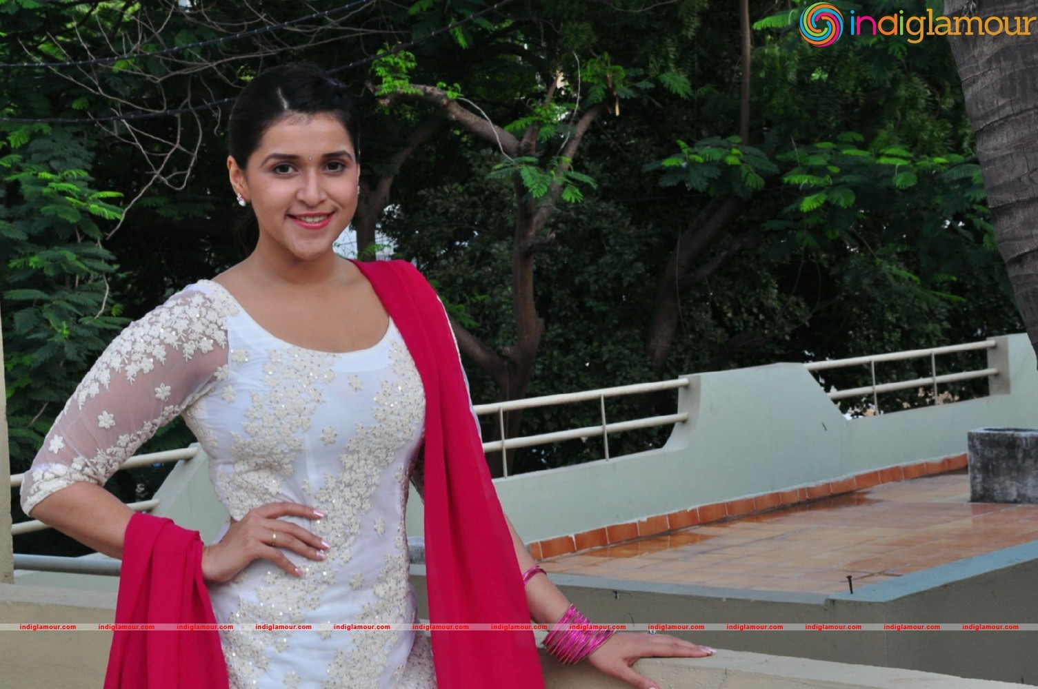Mannara Chopra Actress hd photo
