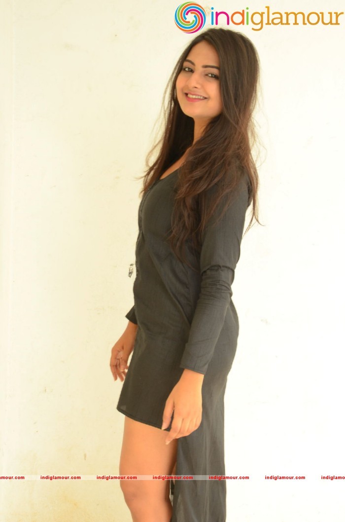 Neha Deshpande Actress hd photo