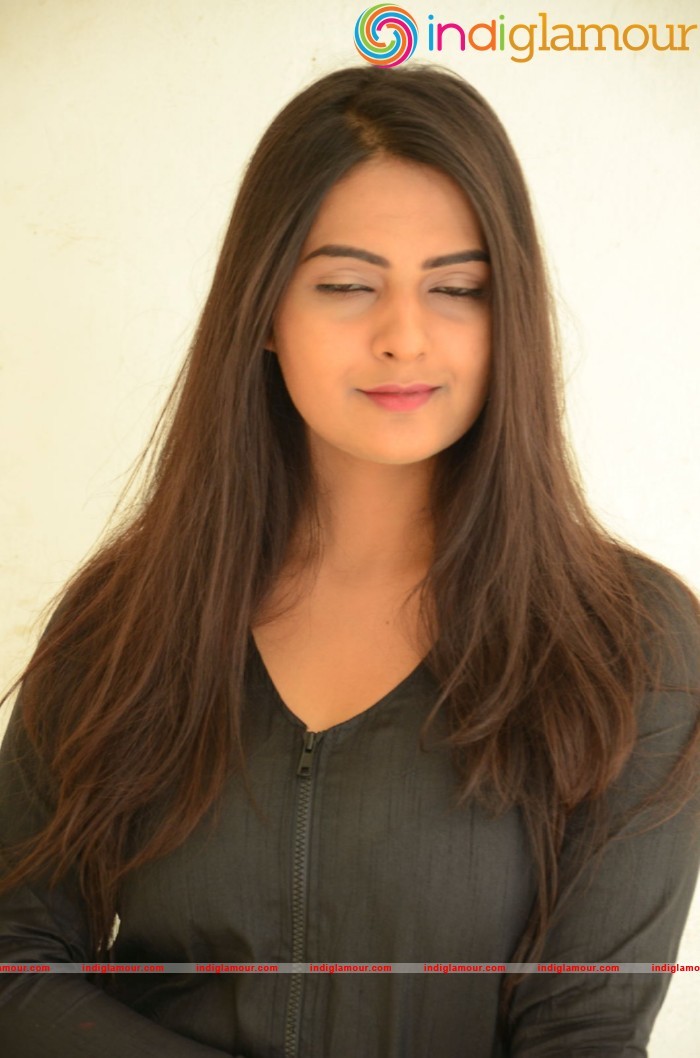 Neha Deshpande Actress hd photo