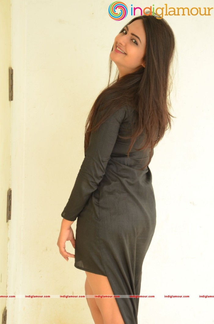 Neha Deshpande Actress hd photo