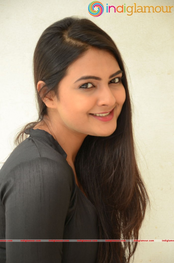 Neha Deshpande Actress hd photo