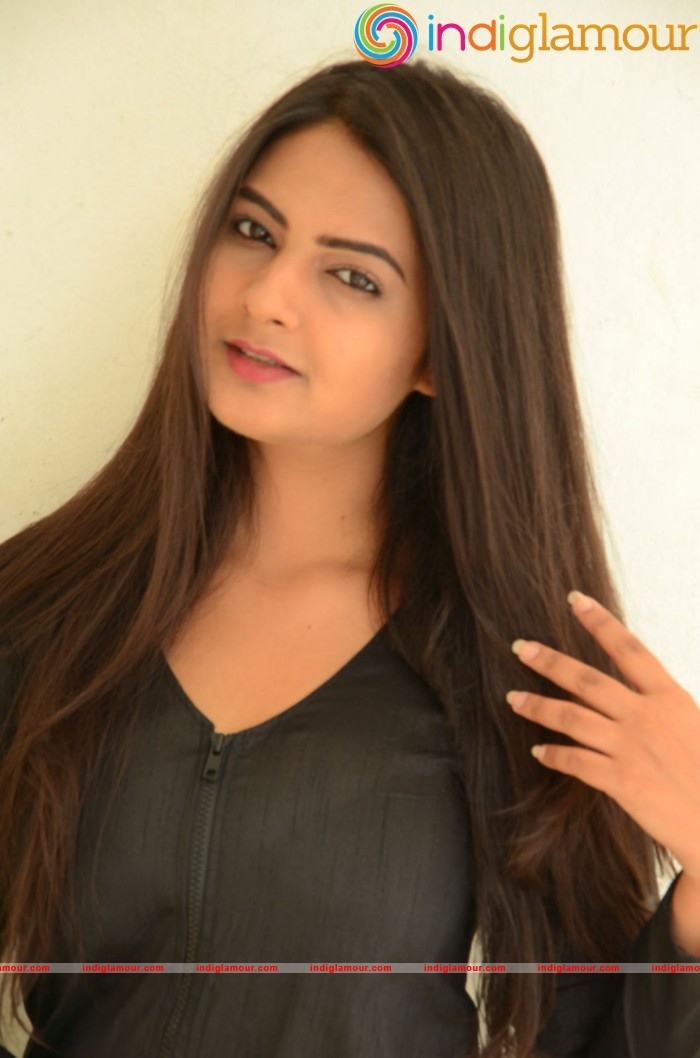 Neha Deshpande Actress hd photo