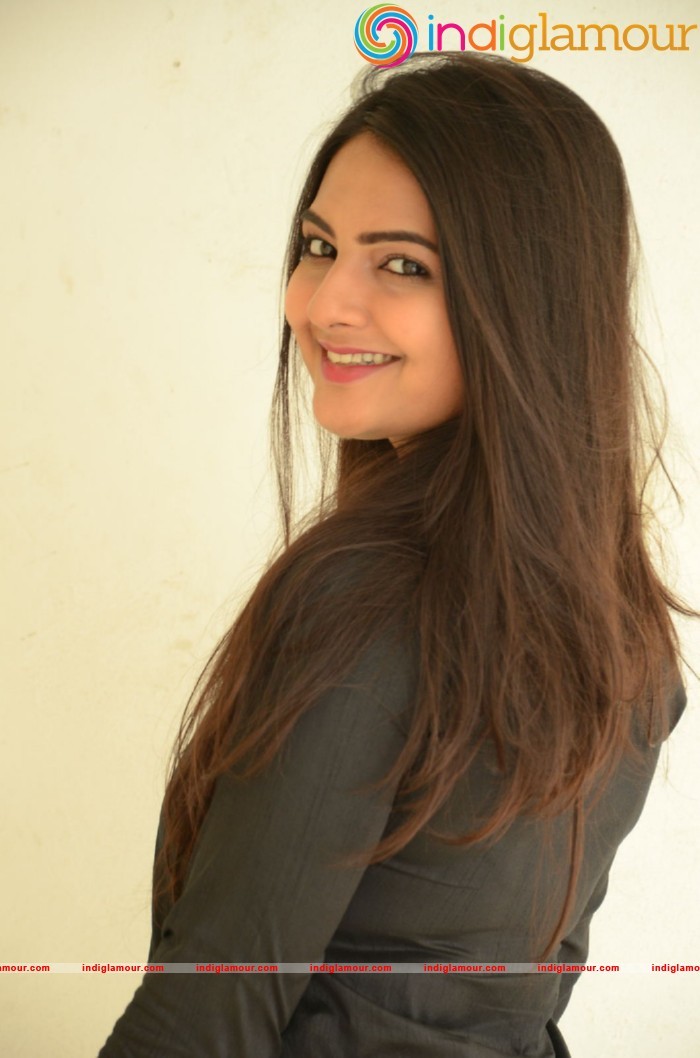 Neha Deshpande Actress hd photo
