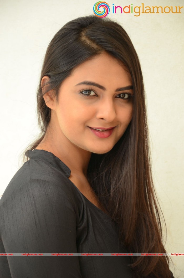 Neha Deshpande Actress hd photo