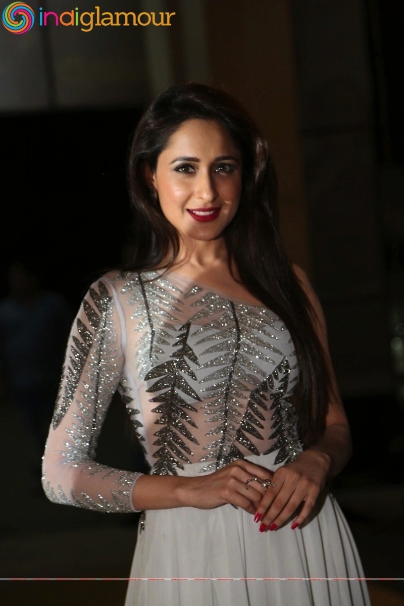Pragya jaiswal Actress hd photo