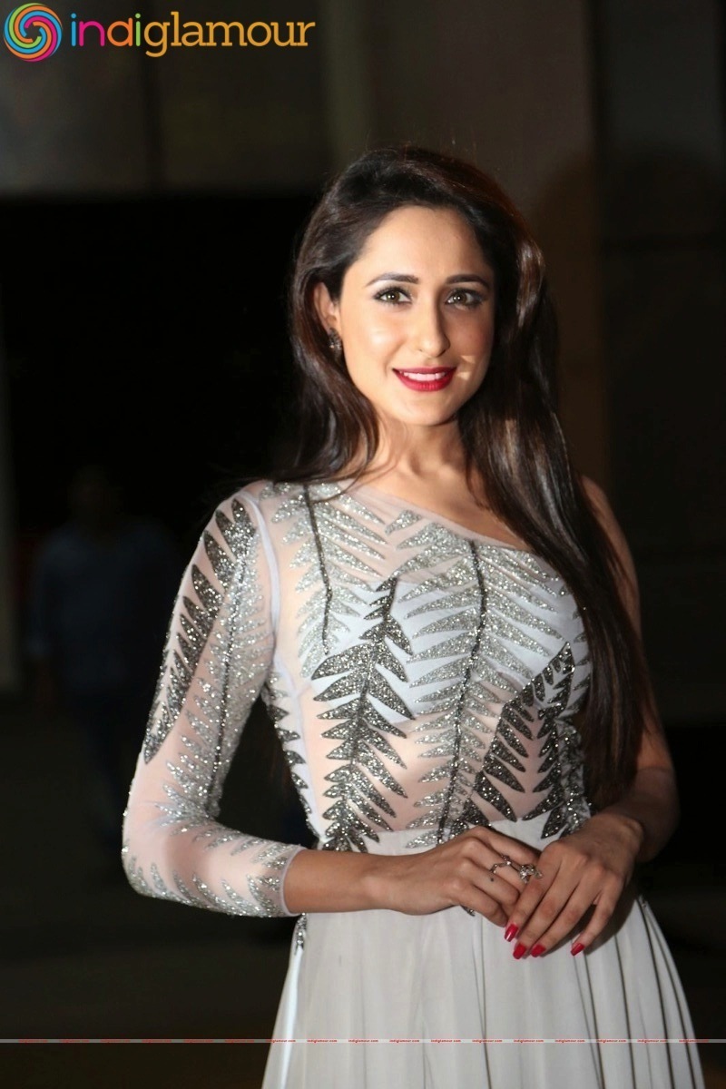 Pragya jaiswal Actress hd photo