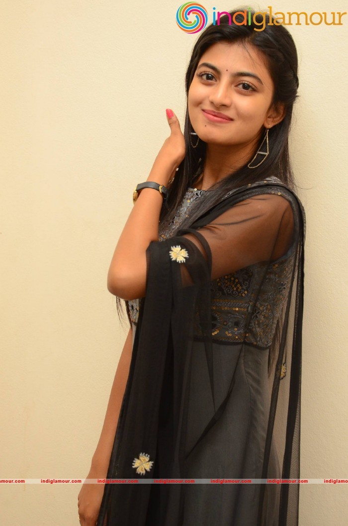 Rakshitha Actress hd photo