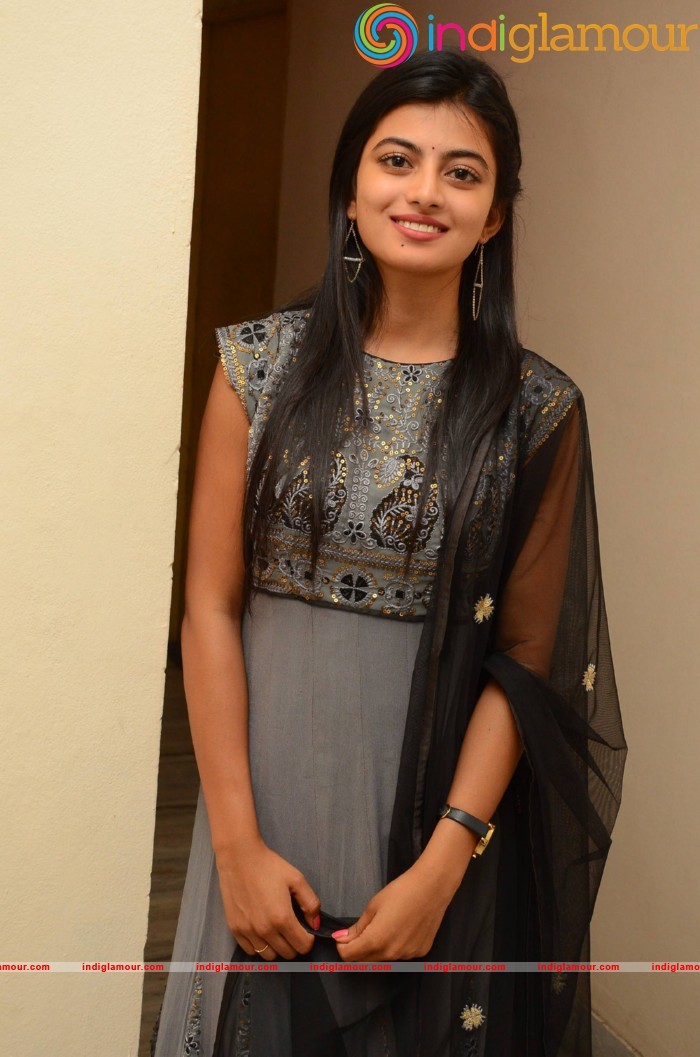 Rakshitha Actress hd photo