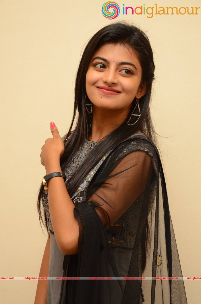 Rakshitha Actress hd photo