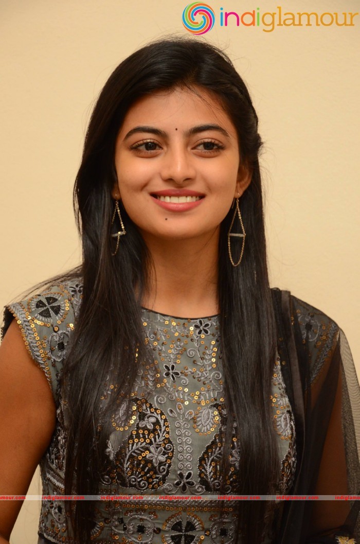 Rakshitha Actress hd photo