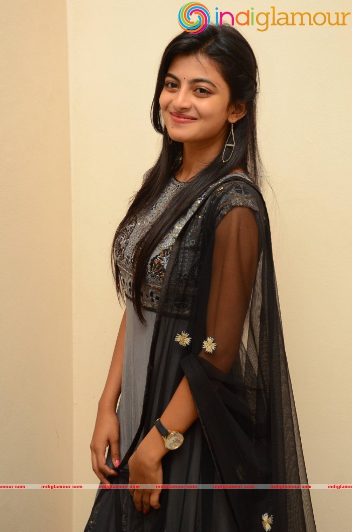Rakshitha Actress hd photo