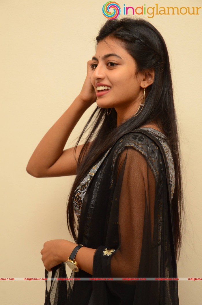 Rakshitha Actress hd photo