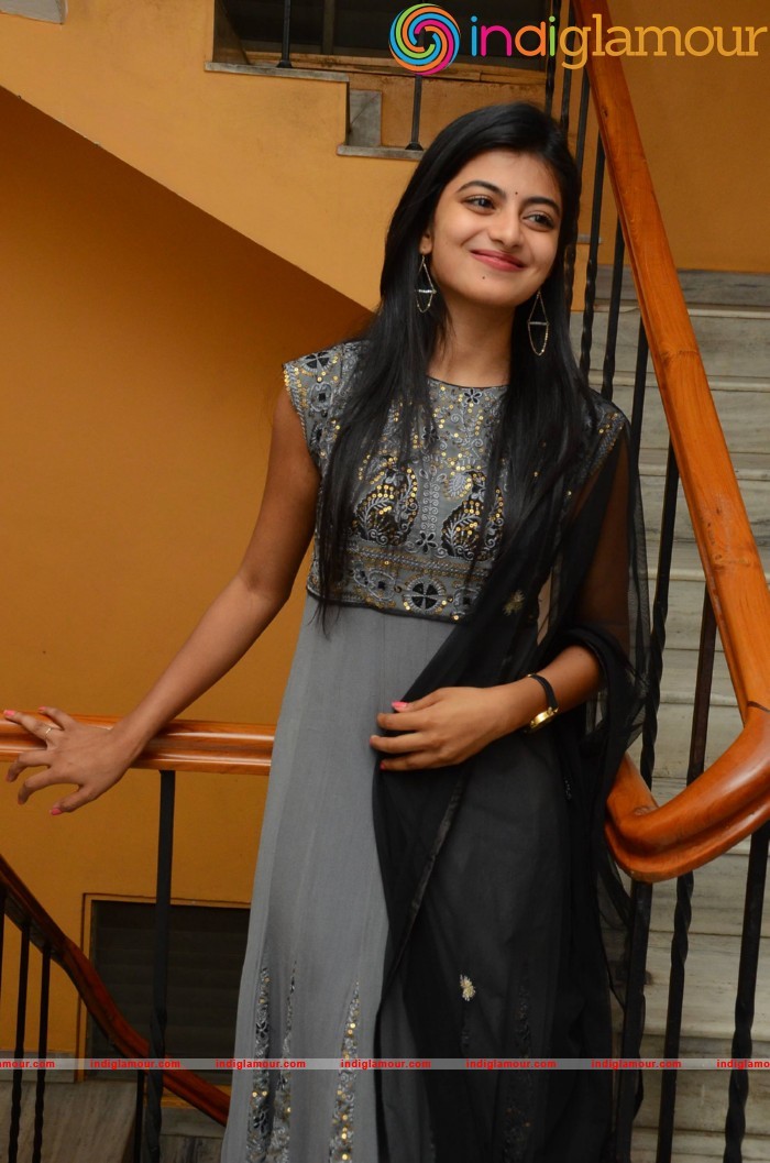 Rakshitha Actress hd photo