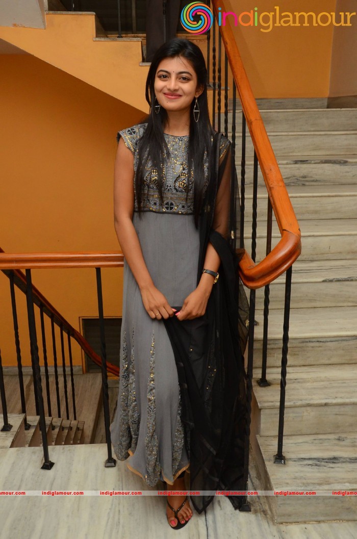 Rakshitha Actress hd photo